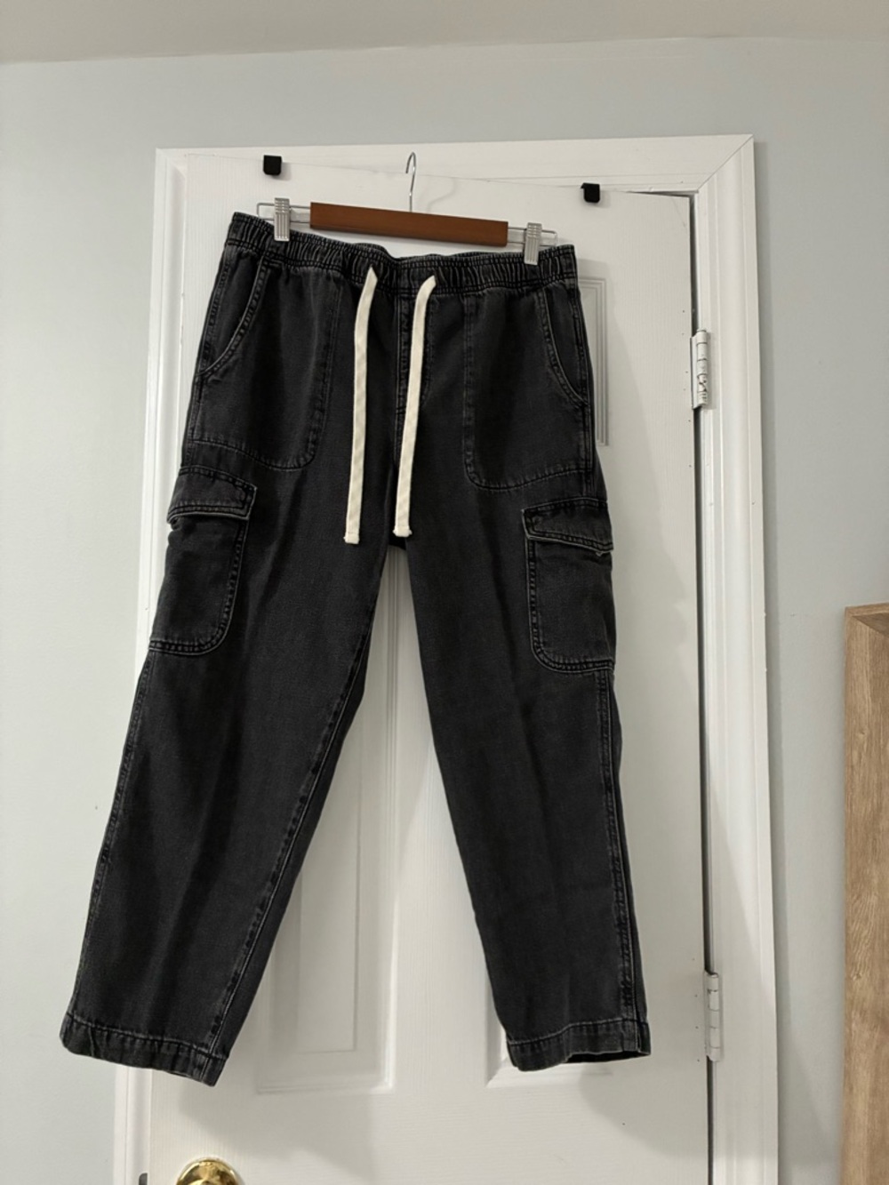 GAP Women's Black Boyfriend Cargo Jeans with Drawstring
